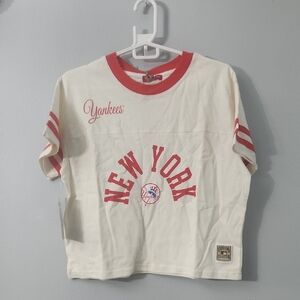 Mitchell & Ness Yankees Cream and Red  Womens Crop Top